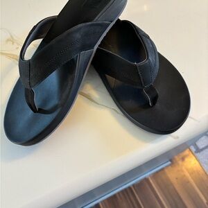 NEW Reef Men’s Black Flip Flop Sandals